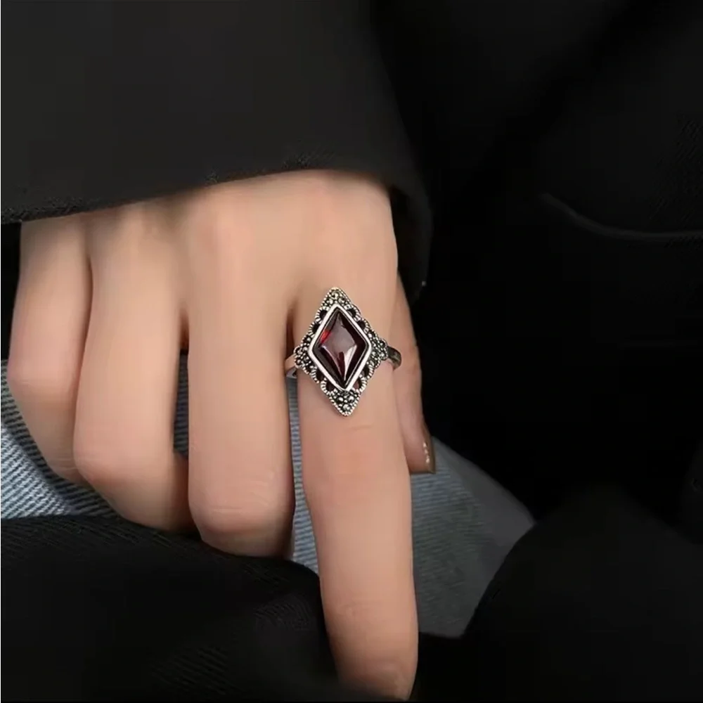 Vintage antique Silver color and Red Gemstone adjustable Ring